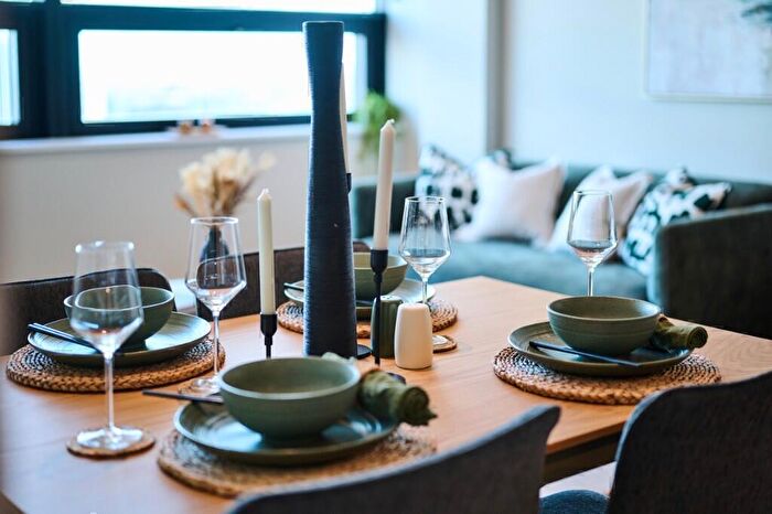 2 Bedroom Apartment To Rent In The Octagon - Great Charles Street Queensway, Birmingham, B3