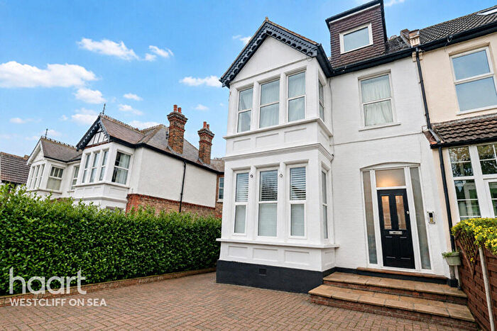 1 Bedroom Flat For Sale In Preston Road, Westcliff-On-Sea, SS0