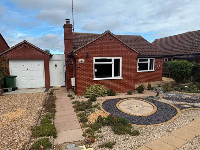 2 Bedroom Detached Bungalow For Sale In The Paddock, Morton, Bourne, PE10