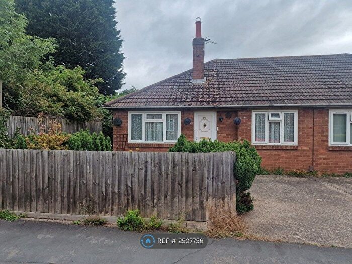 2 Bedroom Bungalow To Rent In Lambourne Road, Birstall, Leicester, LE4