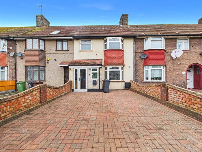 3 Bedroom Terraced House For Sale In Becontree Avenue, Dagenham, RM8