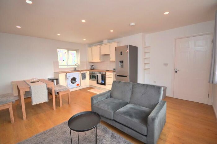 2 Bedroom Apartment To Rent In Capital Point, Temple Place, Reading, RG1