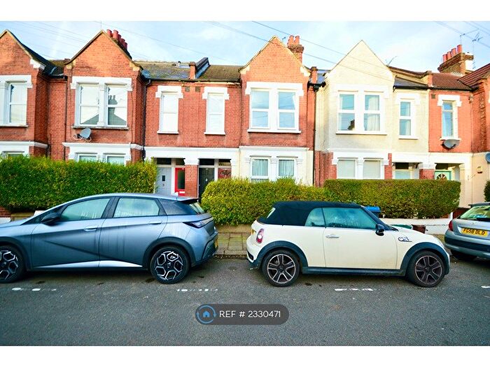 2 Bedroom Flat To Rent In Boundary Road, London, SW19