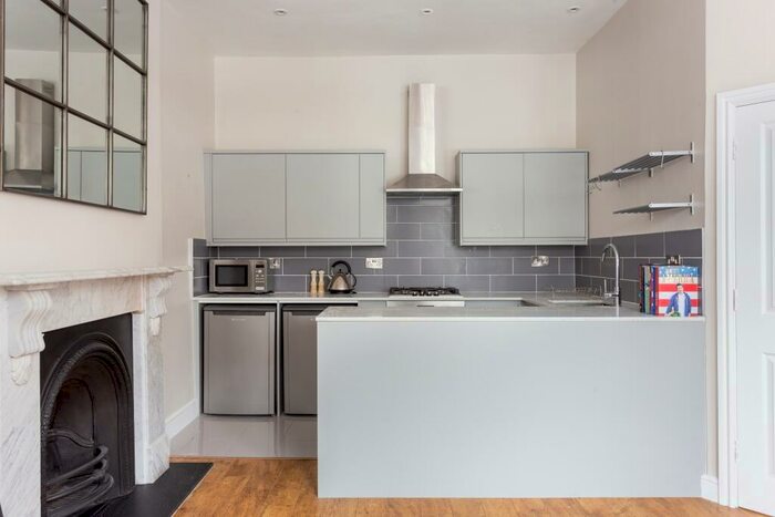 1 Bedroom Flat To Rent In Lordship Lane, SE22