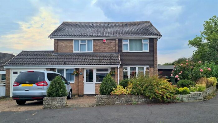 4 Bedroom Detached House For Sale In Wenton Close, Cottesmore, LE15