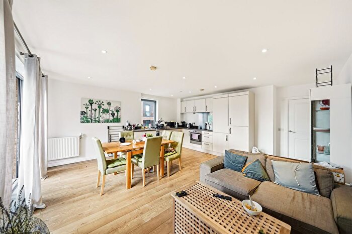 3 Bedroom Flat For Sale In Epstein Square, London, E14