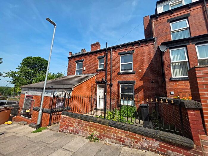 3 Bedroom Property To Rent In Conway Drive, Leeds, LS8