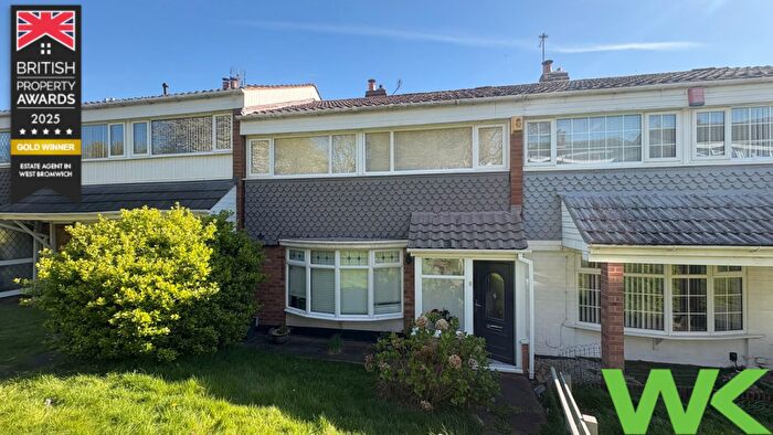 3 Bedroom Terraced House For Sale In Whittington Close, West Bromwich, B71