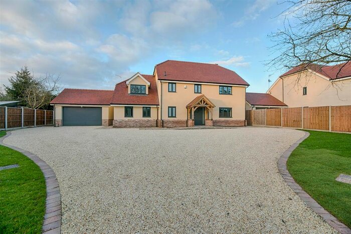 6 Bedroom Property To Rent In Hoe Lane, Nazeing, Waltham Abbey, EN9