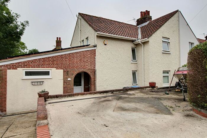 3 Bedroom Semi-Detached House To Rent In Duff Road, Norwich, NR3