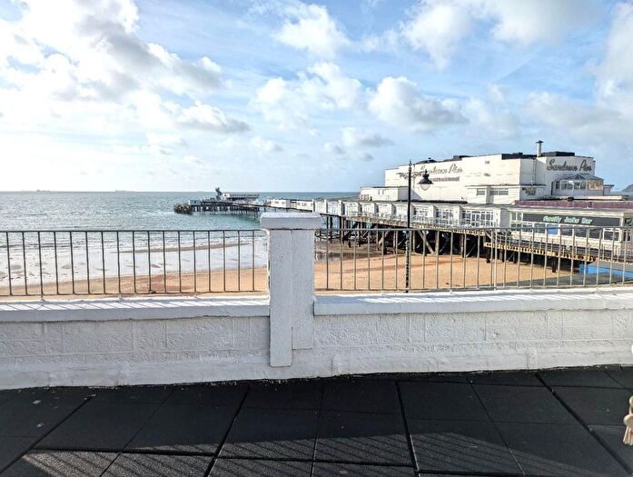 2 Bedroom Flat To Rent In Pier Street, Sandown, PO36