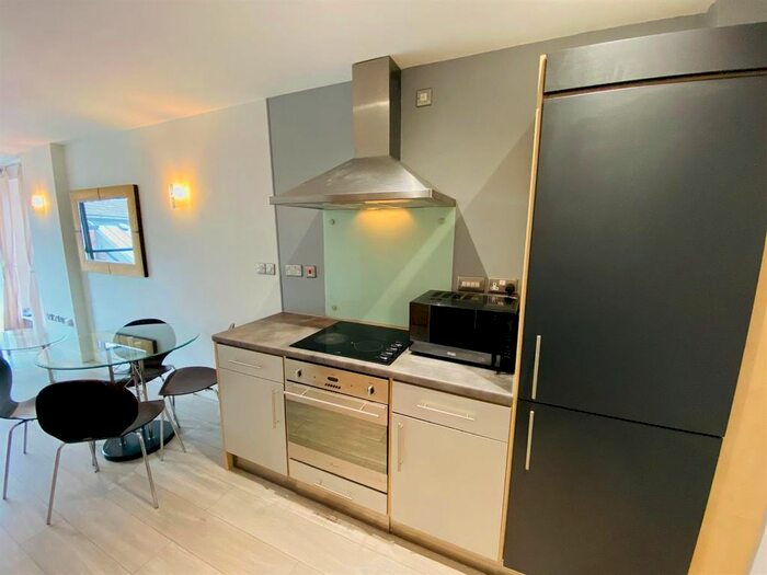 2 Bedroom Flat To Rent In West One Tower, Cavendish Street, Sheffield, S3