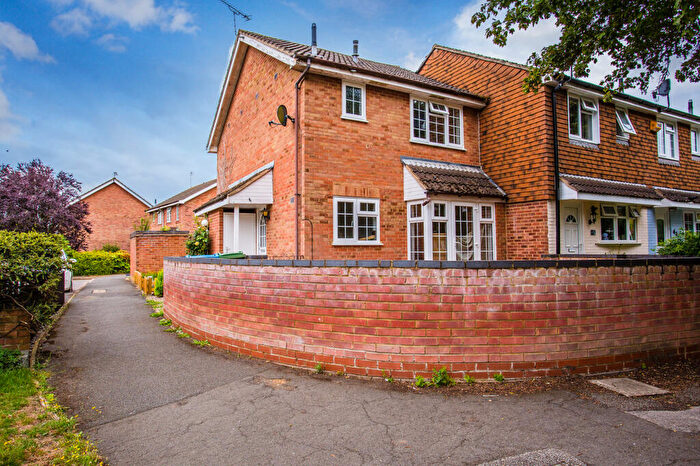 1 Bedroom Cluster House To Rent In Small Crescent, Buckingham, MK18