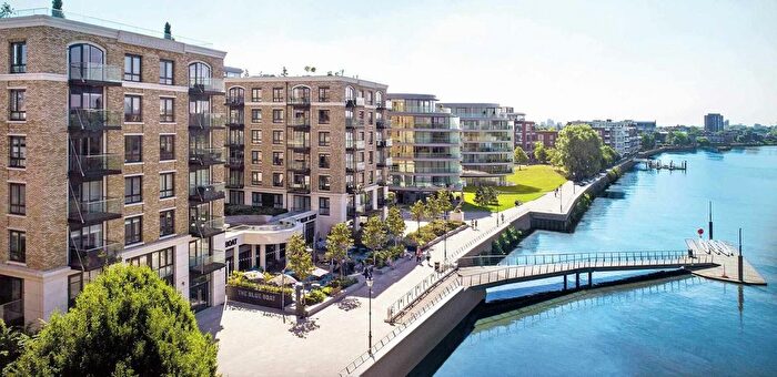 2 Bedroom Flat To Rent In Parrs Way, London, W6