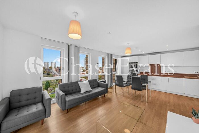 3 Bedroom Flat To Rent In Ivy Point, No The Avenue, Hannaford Walk, Bow, E3