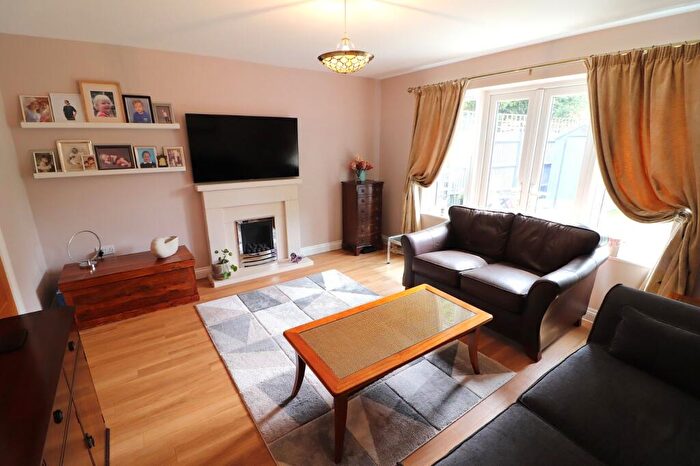 3 Bedroom Detached House For Sale In Sish Lane, Stevenage, Hertfordshire, SG1