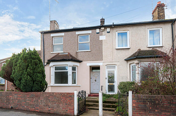 3 Bedroom Semi Detached House For Sale In Tay Villas, Hawley, Dartford, Kent, DA2