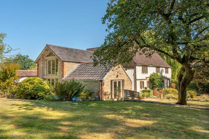 5 Bedroom Detached House For Sale In Swindon Road, Kington Langley, Chippenham, SN15