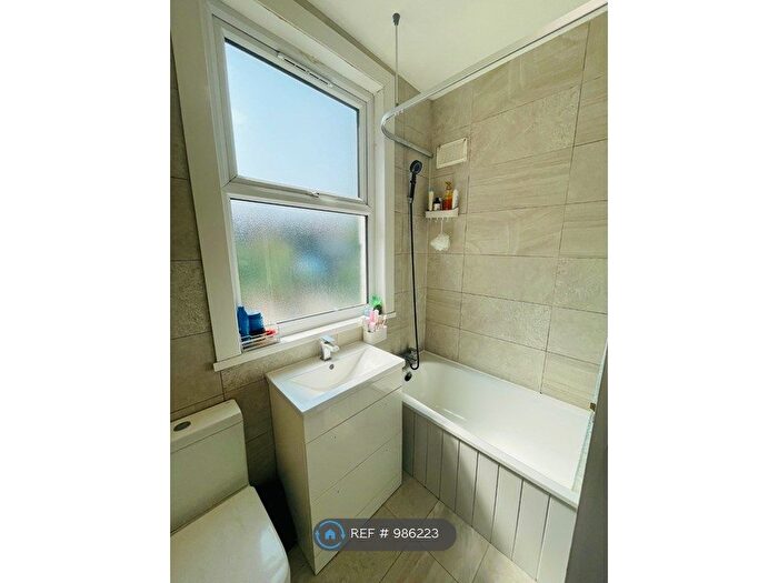 2 Bedroom Flat To Rent In Halley Road, London, E12