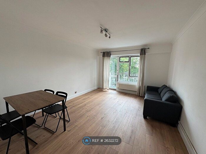 3 Bedroom Flat To Rent In Campden House, London, NW6