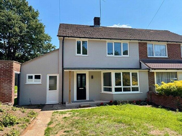 3 Bedroom Semi-Detached House To Rent In Somerset Avenue, SO18