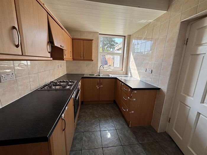 3 Bedroom Semi-Detached House To Rent In The Glen, Norwood Green, UB2