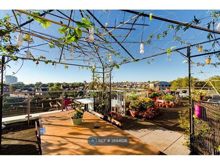 2 Bedroom Flat To Rent In Point Pleasant, London, SW18