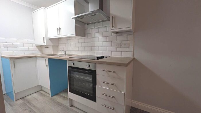 2 Bedroom Flat To Rent In High Street, Selsey, PO20