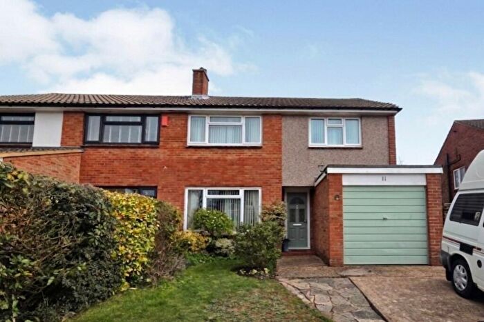 4 Bedroom Semi-Detached House For Sale In Bruce Close, Fareham, PO16