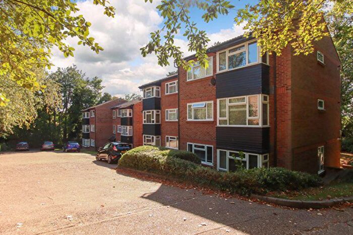 2 Bedroom Apartment For Sale In Allandale, Hemel Hempstead, HP2
