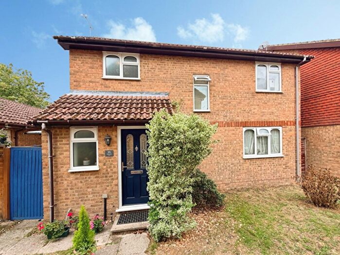 3 Bedroom Detached House For Sale In Netherhouse Moor, Church Crookham, Fleet, Hampshire, GU51