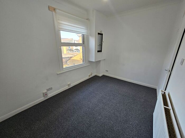 Studio To Rent In Kidderminster Road, Croydon, CR0