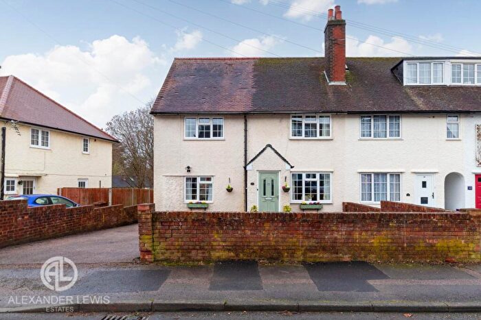 3 Bedroom End Of Terrace House For Sale In Shott Lane, Letchworth Garden City, SG6