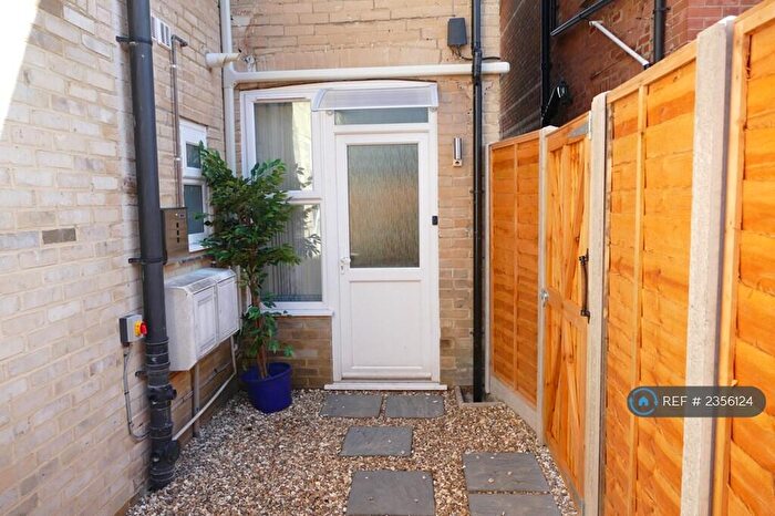 1 Bedroom Flat To Rent In Wimborne Road, Bournemouth, BH9