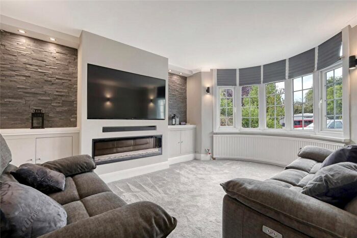 2 Bedroom Apartment For Sale In Silchester Corner, Thorpe Bay Borders, Essex, SS3
