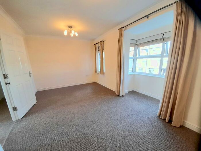 2 Bedroom Apartment To Rent In Langtry Court, Leighton Buzzard, LU7
