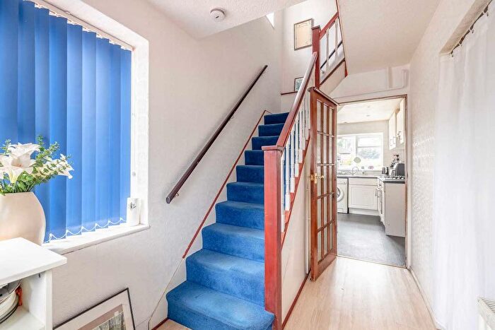 3 Bedroom Semi-Detached House For Sale In Westfield Road, Slough, SL2