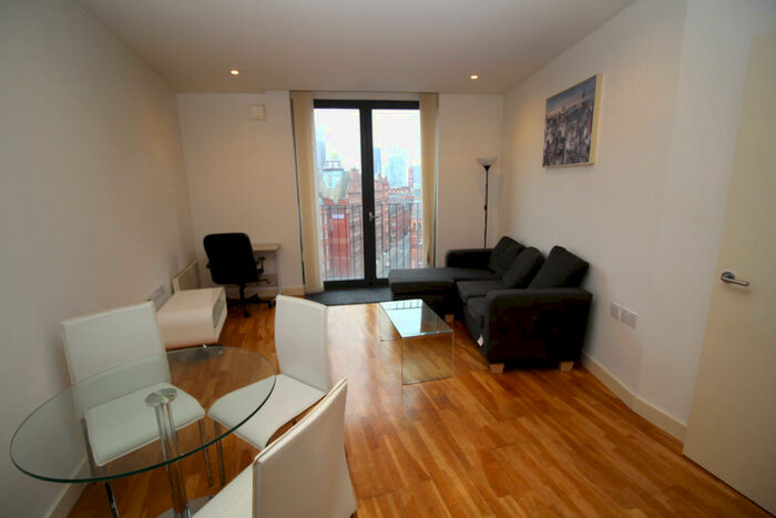 1 Bedroom Apartment To Rent In Piccadilly Place, Manchester, M1