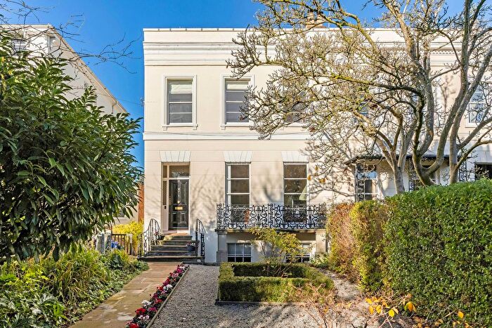 5 Bedroom Semi-Detached House For Sale In Old Bath Road, Cheltenham, GL53