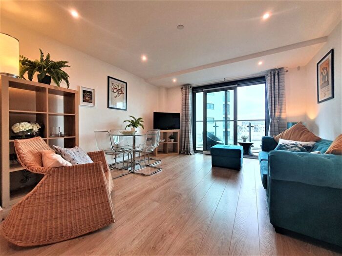 1 Bedroom Flat To Rent In Craig Tower, Aqua Vista Square, Bow, London, E3