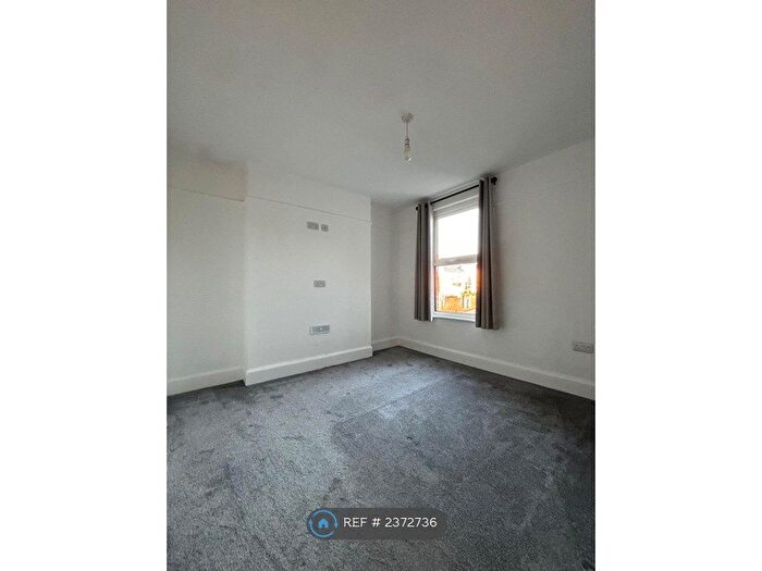 1 Bedroom Flat To Rent In Corporation Road, Plymouth, PL2