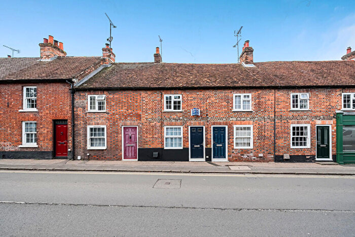 2 Bedroom Terraced House For Sale In High Street, Hungerford, RG17