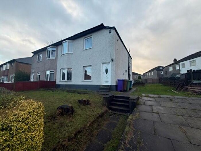 3 Bedroom Flat To Rent In Gladsmuir Road, Cardonald, G52