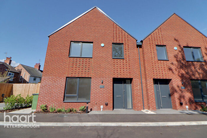 4 Bedroom Semi-Detached House To Rent In Ash Tree Grove, Peterborough, PE1