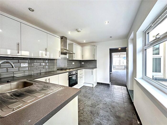 3 Bedroom Terraced House For Sale In Barnsole Road, Gillingham, Kent, ME7