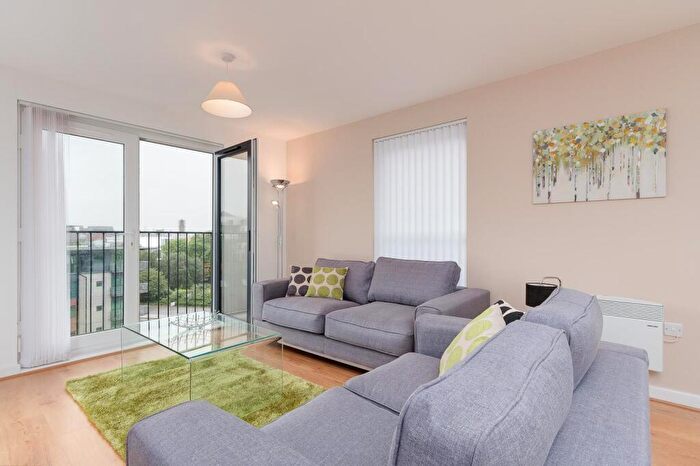 2 Bedroom Apartment To Rent In Alto, Sillavan Way, Salford, M3
