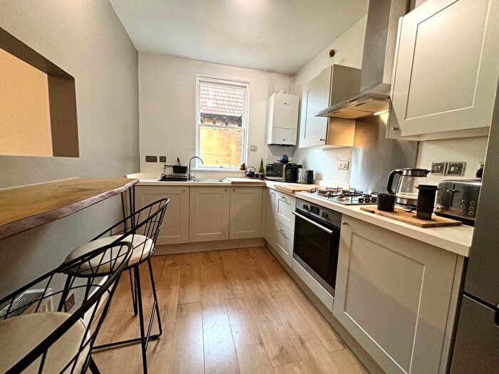 2 Bedroom Flat To Rent In Sydenham Road, Cotham, Bristol, BS6