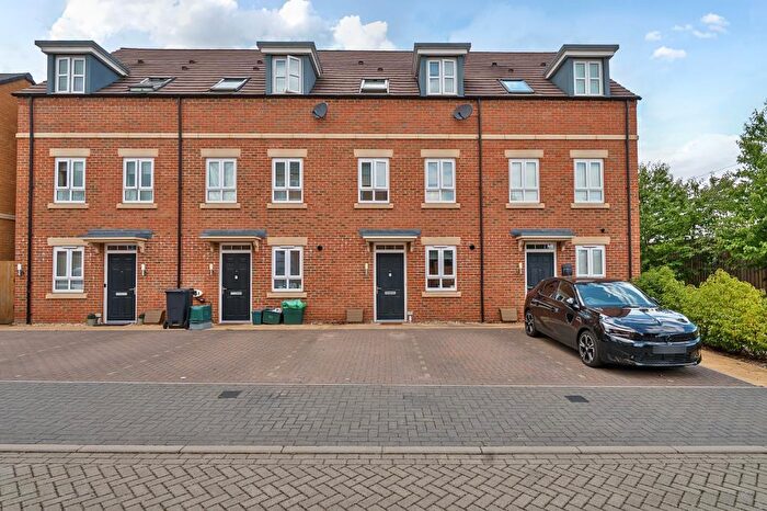 3 Bedroom Terraced House For Sale In Newbury, Berkshire, RG14