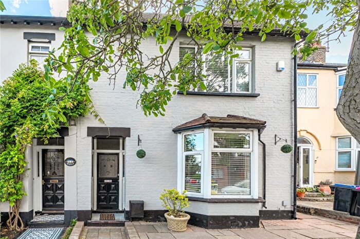 3 Bedroom Semi-Detached House For Sale In Recreation Avenue, Leigh-on-Sea, Essex, SS9