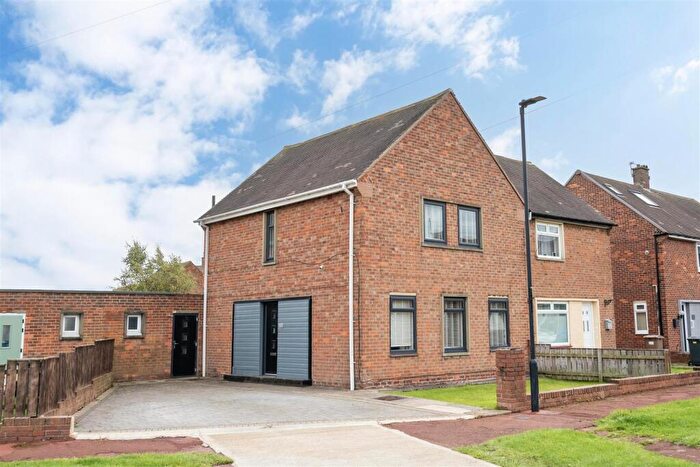 3 Bedroom Semi-Detached House For Sale In Molesdon Close, North Shields, NE30